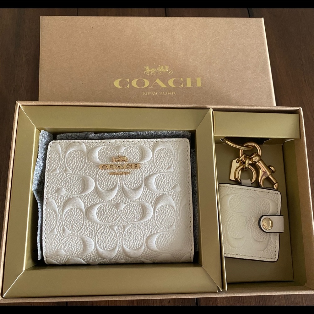Coach Boxed Snap Wallet And Picture Frame Bag Charm In Signature Leather